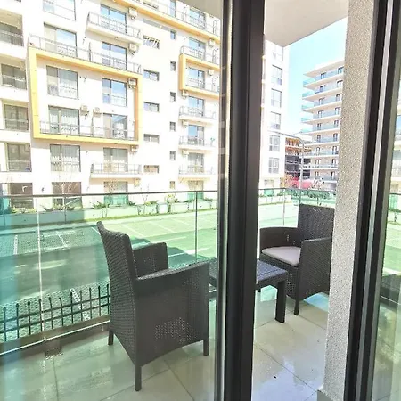 Alma Distrikt Mamaia