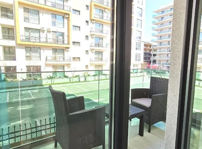 Alma Distrikt Mamaia