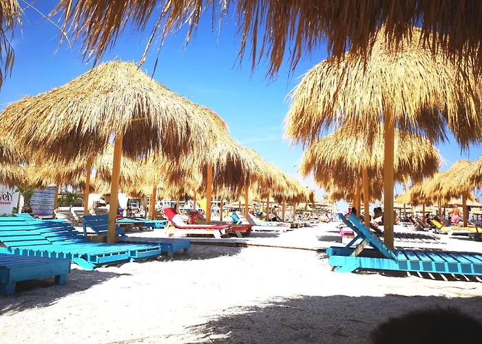 Alma Distrikt Apartman *